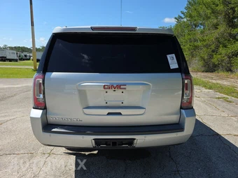 2017 GMC Yukon XL SLT 4SA – miniatura 5
