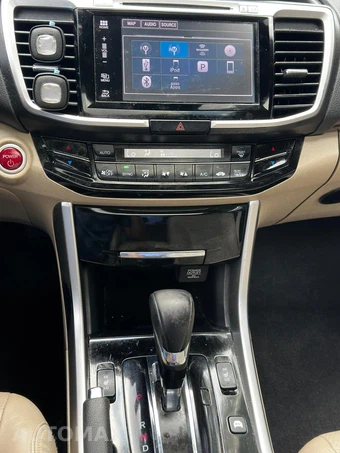 2017 Honda Accord Hybrid Touring Sedan - miniatura 20