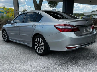 2017 Honda Accord Hybrid Touring Sedan - miniatura 7