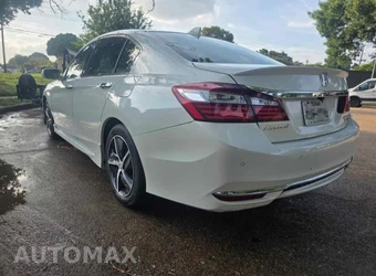 2017 Honda Accord Hybrid Touring Sedan - miniatura 6