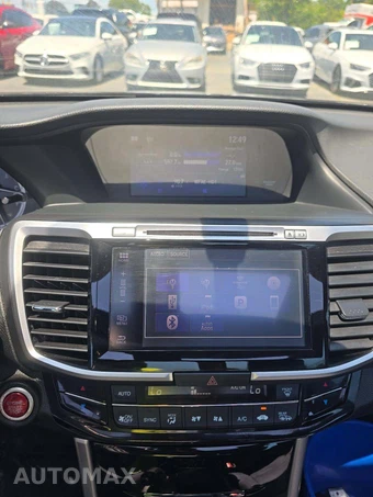 2017 Honda Accord Sedan EX - miniatura 10