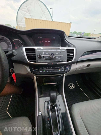 2017 Honda Accord Sedan LX - miniatura 9