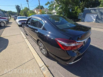 2017 Honda Accord Sedan LX - miniatura 2