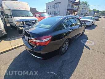 2017 Honda Accord Sedan LX - miniatura 3