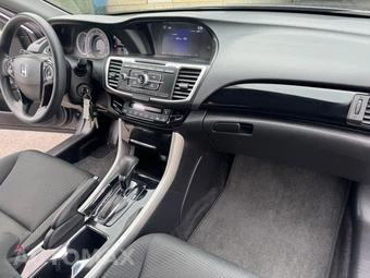2017 Honda Accord Sedan LX - miniatura 11