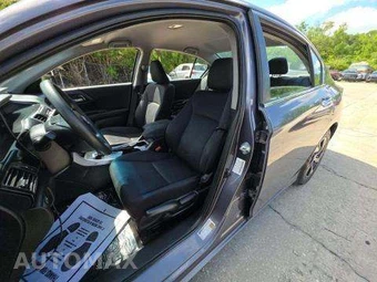 2017 Honda Accord Sedan LX - miniatura 7