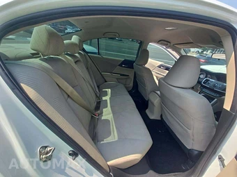 2017 Honda Accord Sedan LX - miniatura 16