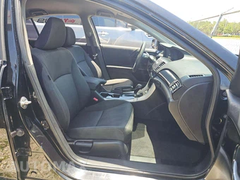 2017 Honda Accord Sedan LX - miniatura 18