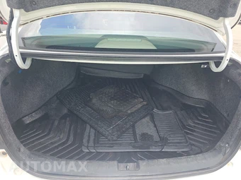 2017 Honda Accord Sedan LX - miniatura 16