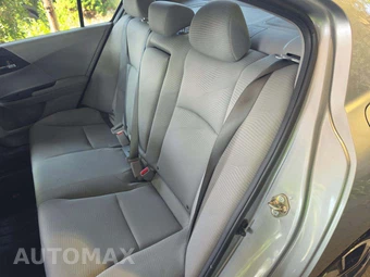 2017 Honda Accord Sedan LX - miniatura 12