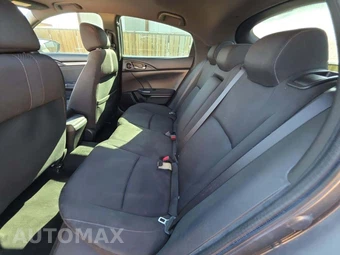 2017 Honda Civic Hatchback EX - miniatura 13