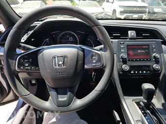 2017 Honda Civic Hatchback LX - miniatura 11