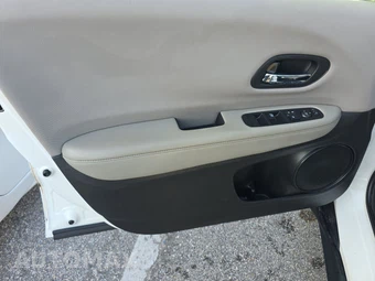2017 Honda HR-V LX - miniatura 9