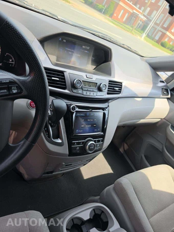 2017 Honda Odyssey SE 118.1" WB - miniatura 10