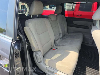 2017 Honda Odyssey SE 118.1" WB - miniatura 17