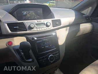 2017 Honda Odyssey SE 118.1" WB - miniatura 10