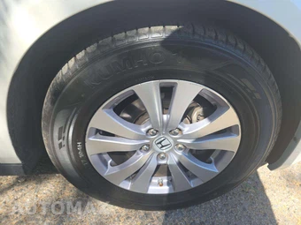 2017 Honda Odyssey SE 118.1" WB - miniatura 27