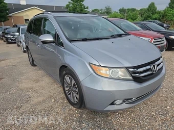 2017 Honda Odyssey Touring 118.1" WB – miniatura 3