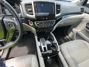 2017 Honda Pilot Elite – miniatura 17