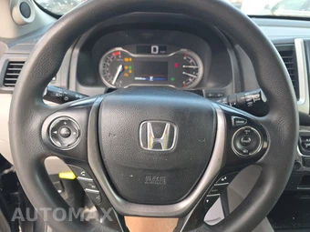 2017 Honda Pilot LX - miniatura 17