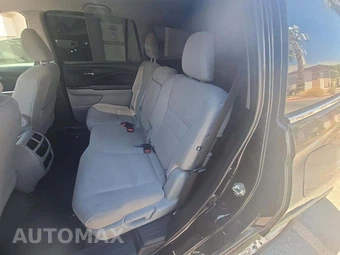 2017 Honda Pilot LX - miniatura 10
