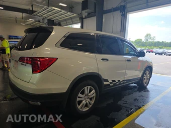 2017 Honda Pilot LX – miniatura 4