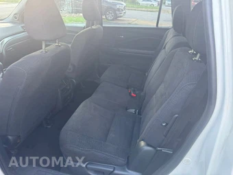2017 Honda Pilot LX - miniatura 10