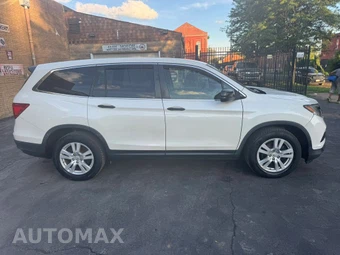 2017 Honda Pilot LX - miniatura 8