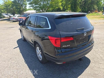 2017 Honda Pilot LX - miniatura 2