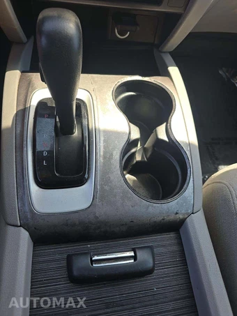 2017 Honda Pilot LX - miniatura 22