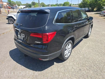 2017 Honda Pilot LX - miniatura 3