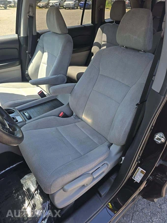 2017 Honda Pilot LX - miniatura 6