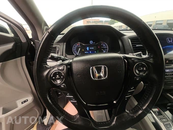 2017 Honda Pilot Touring – miniatura 10