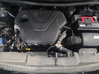 2017 Hyundai Accent SE Hatchback – miniatura 7