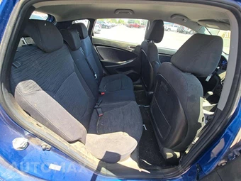 2017 Hyundai Accent SE Hatchback – miniatura 13