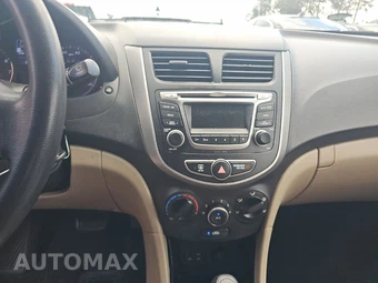 2017 Hyundai Accent SE Sedan – miniatura 11