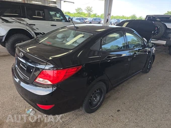 2017 Hyundai Accent SE Sedan - miniatura 4