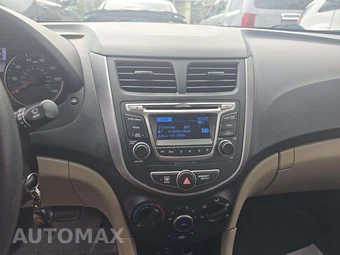 2017 Hyundai Accent Value Edition Sedan – miniatura 10