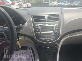 2017 Hyundai Accent Value Edition Sedan – miniatura 10
