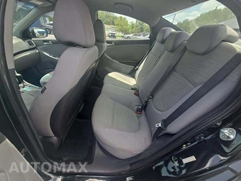 2017 Hyundai Accent Value Edition Sedan – miniatura 13
