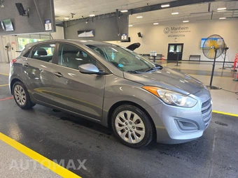 2017 Hyundai Elantra GT Hatchback - miniatura 3