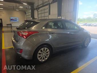 2017 Hyundai Elantra GT Hatchback - miniatura 4