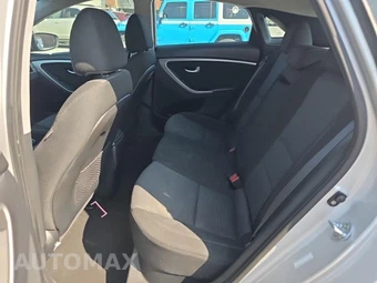 2017 Hyundai Elantra GT Hatchback – miniatura 10