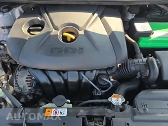 2017 Hyundai Elantra GT Hatchback – miniatura 12