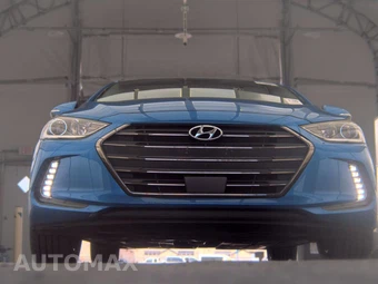 2017 Hyundai Elantra Limited Sedan - miniatura 3