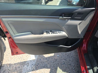 2017 Hyundai Elantra Limited Sedan - miniatura 9