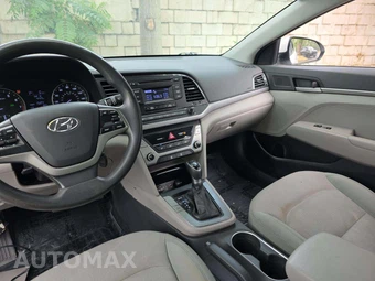 2017 Hyundai Elantra SE Sedan – miniatura 10