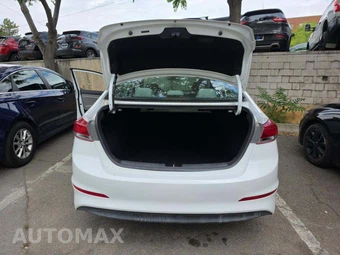 2017 Hyundai Elantra SE Sedan – miniatura 14