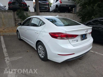 2017 Hyundai Elantra SE Sedan – miniatura 2