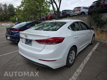 2017 Hyundai Elantra SE Sedan – miniatura 3